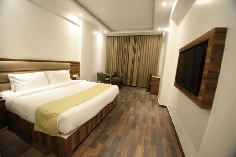 County Inn Hotel