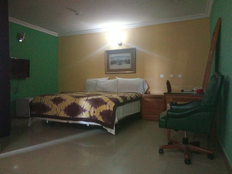 Deroma Hotels & Suites
