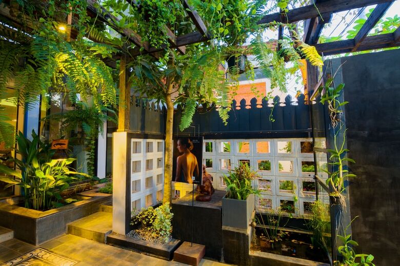 1004 Boutique Hotel