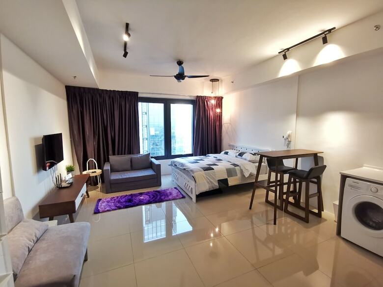 Tropicana 218 Suites
