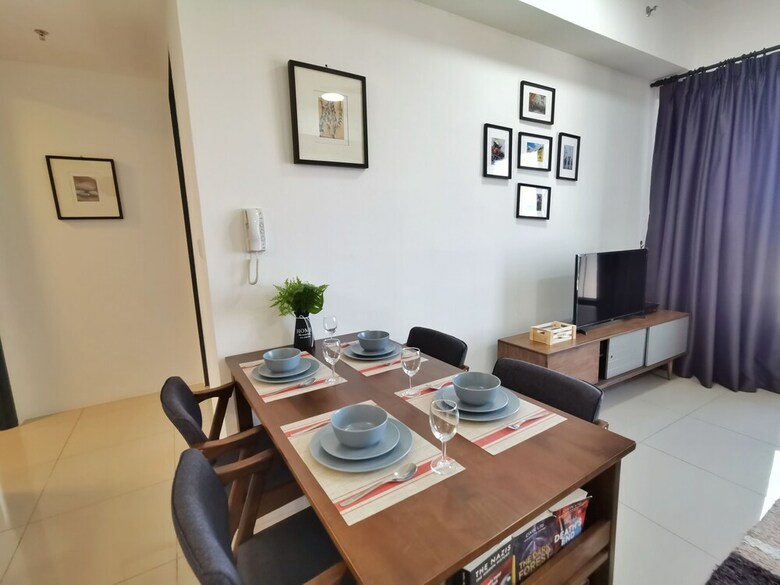 Tropicana 218 Suites