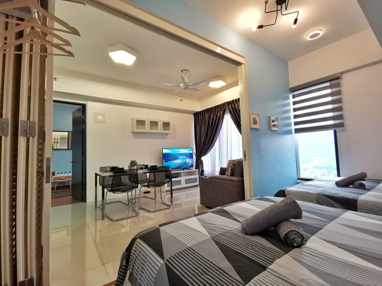 Tropicana 218 Suites