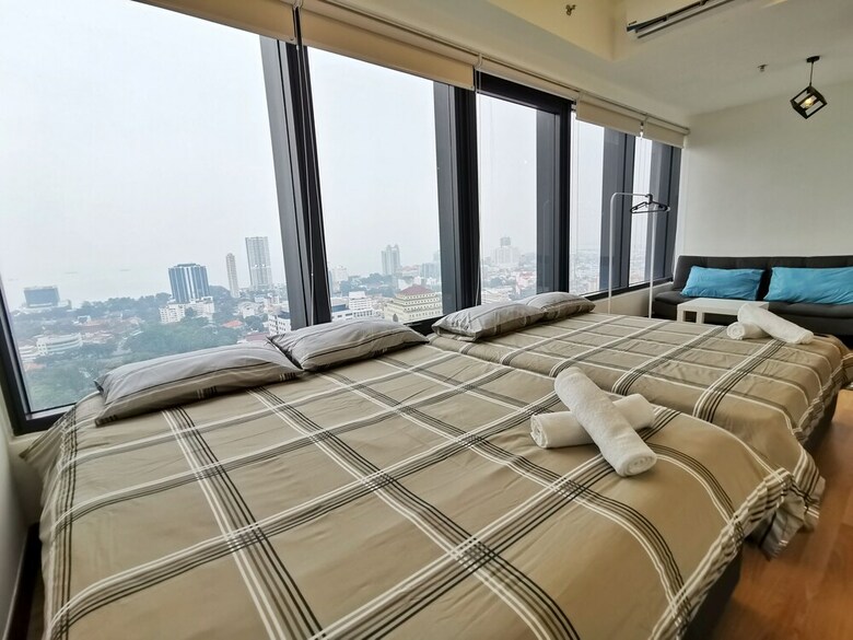 Tropicana 218 Suites