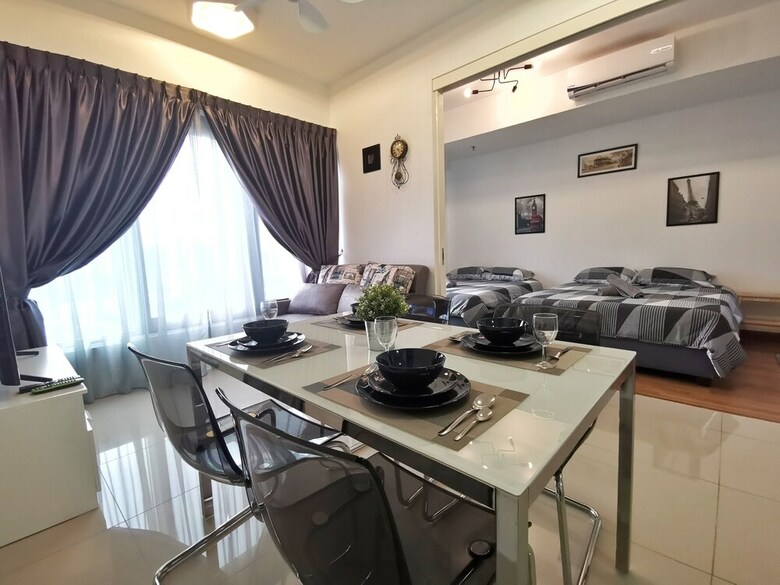 Tropicana 218 Suites