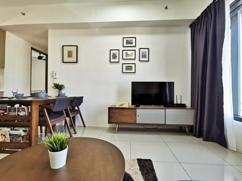 Tropicana 218 Suites