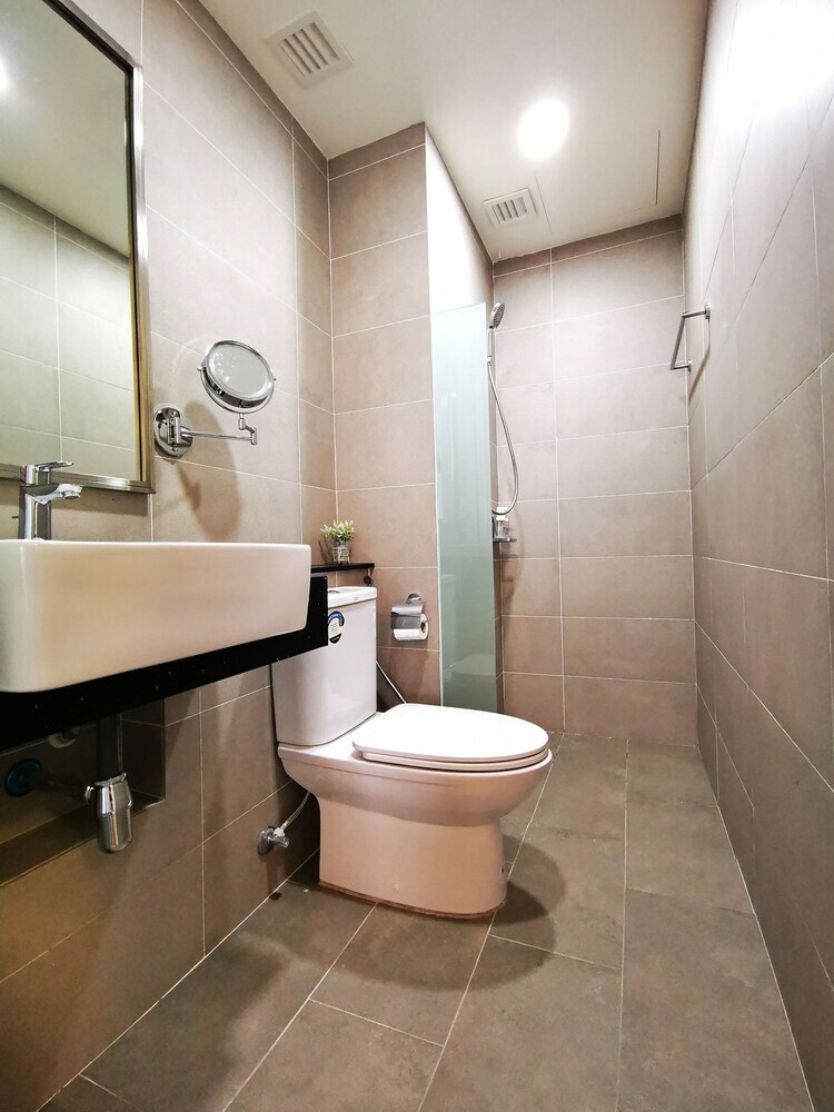 Tropicana 218 Suites