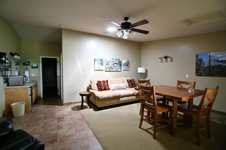 Hotel Hidden Canyon Retreat