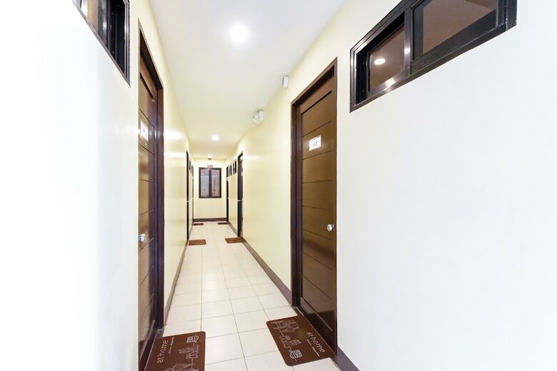 Hotel Oyo 112 Majesty Suites