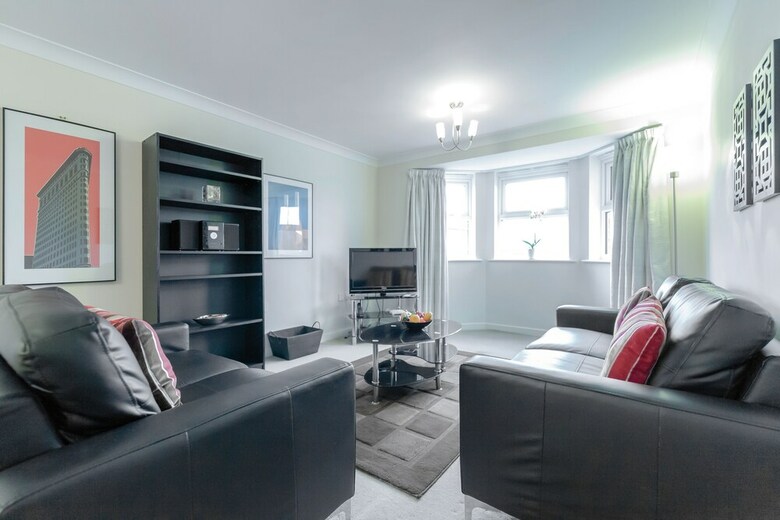 Roomspace Apartments-courtyard Guildford