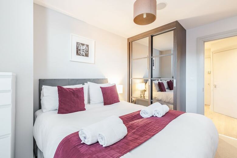 Roomspace Apartments -the Quadrant