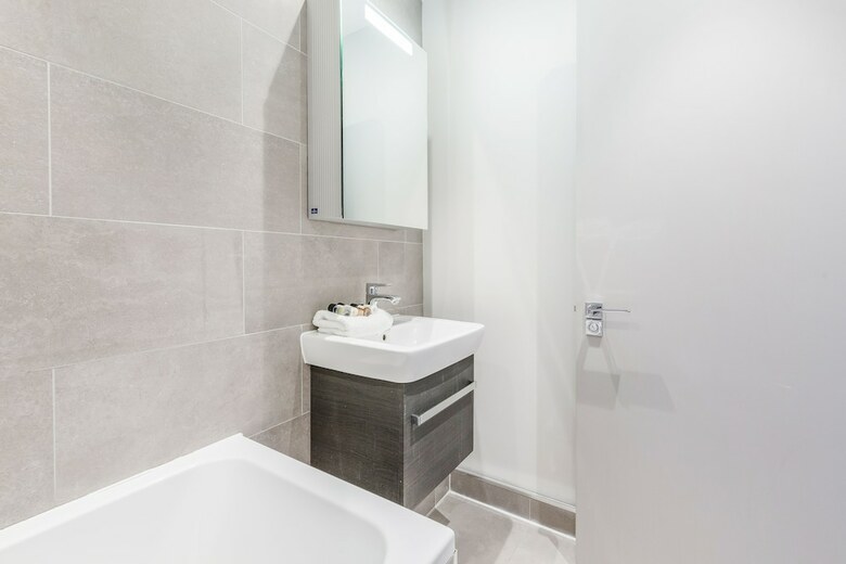 Roomspace Apartments -the Quadrant
