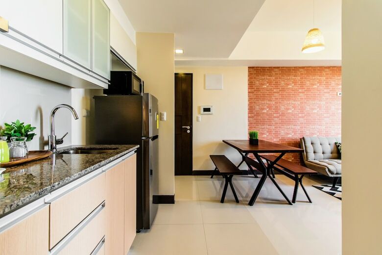 Viceroy 3 Mckinley Hill Bgc