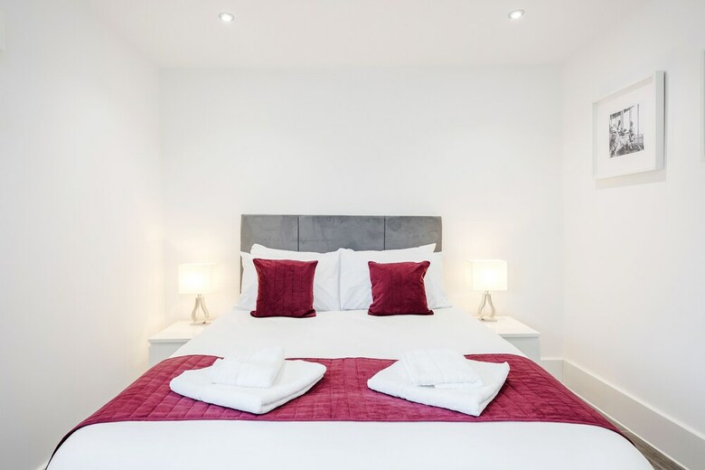 Roomspace Apartments -the Legacy