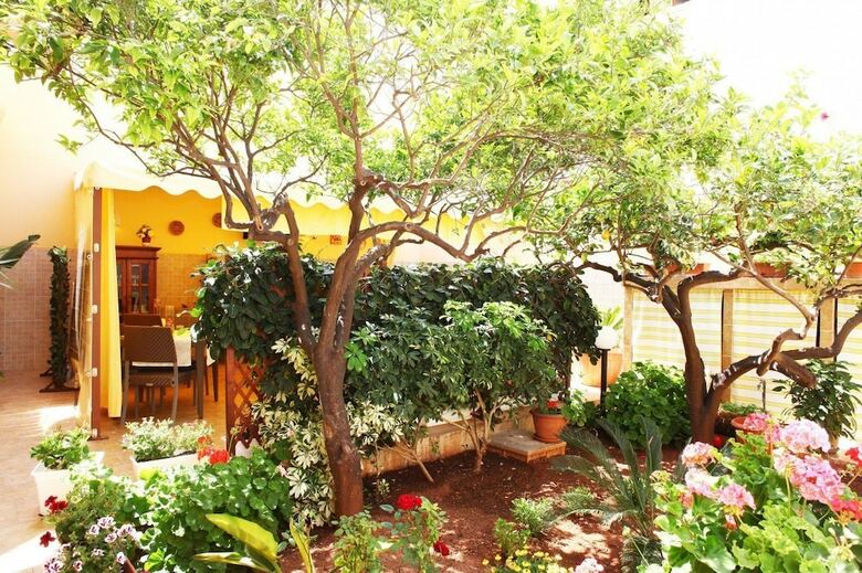 Coralia Bed And Breakfast