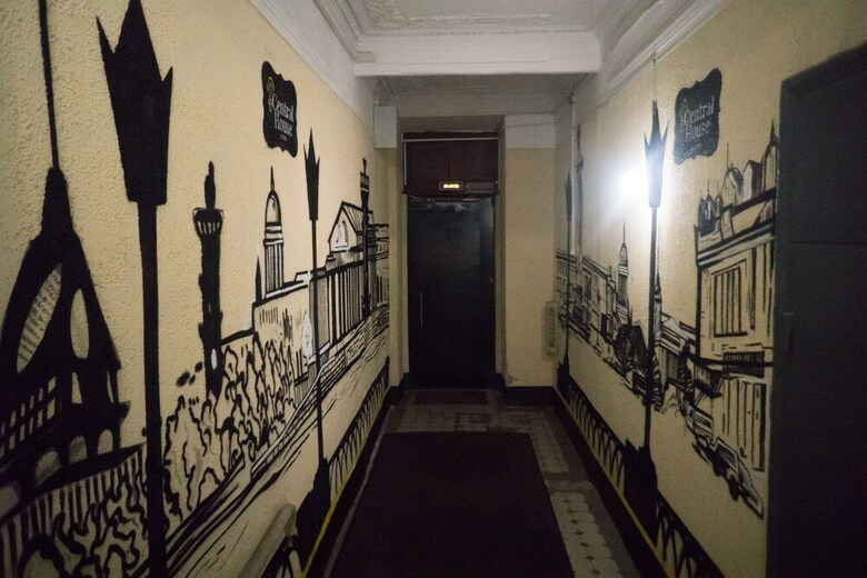 Hostal Central House Hotel