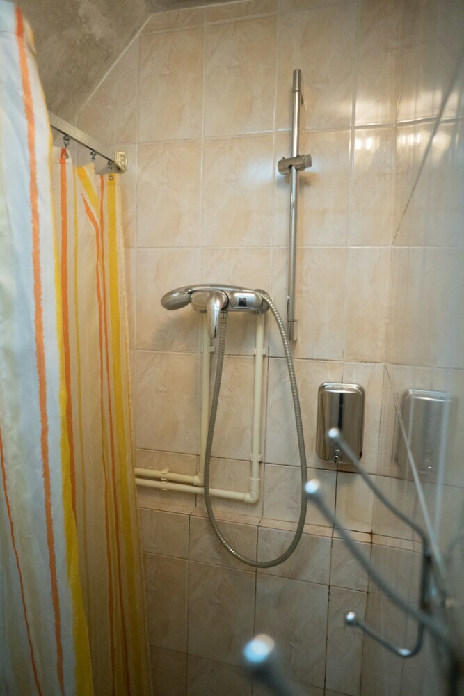 Hostal Central House Hotel