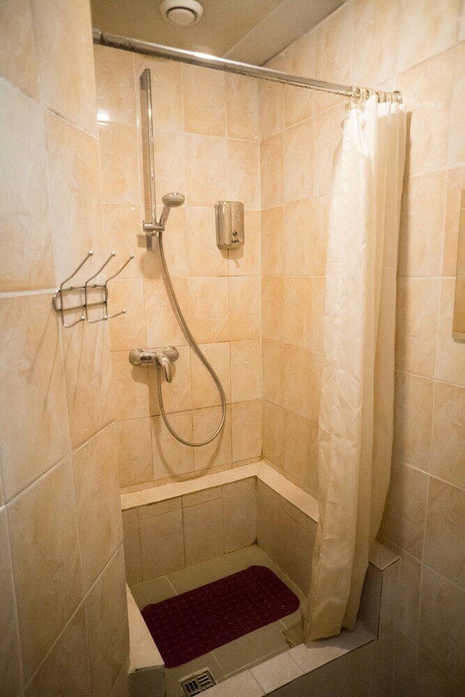 Hostal Central House Hotel