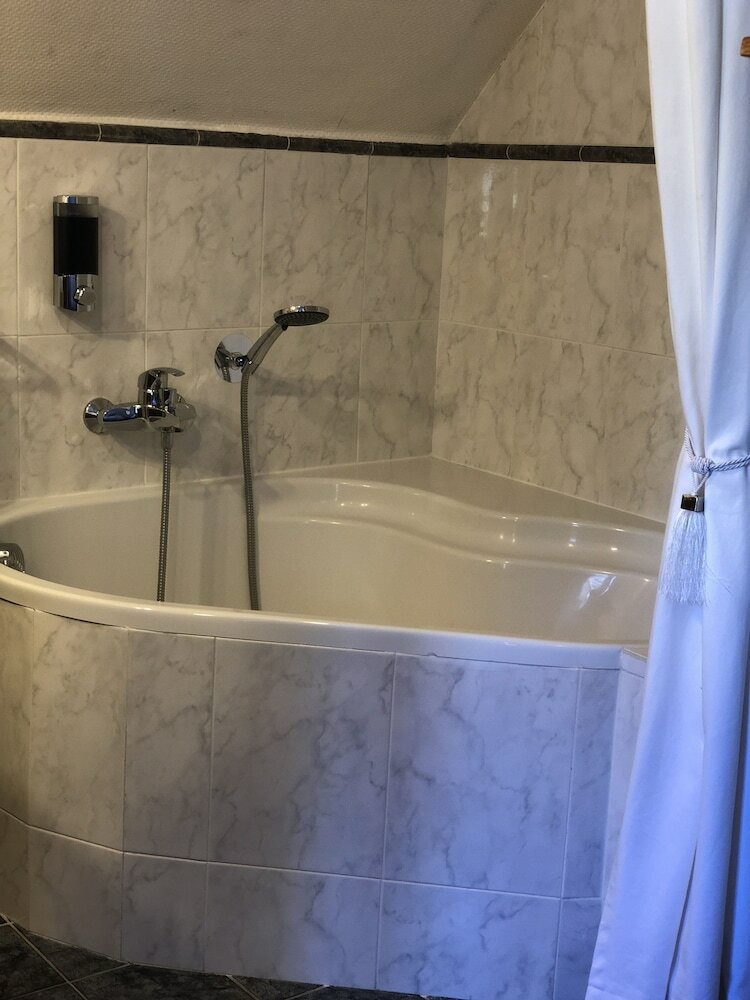 Hotel H�tel G�n�pi