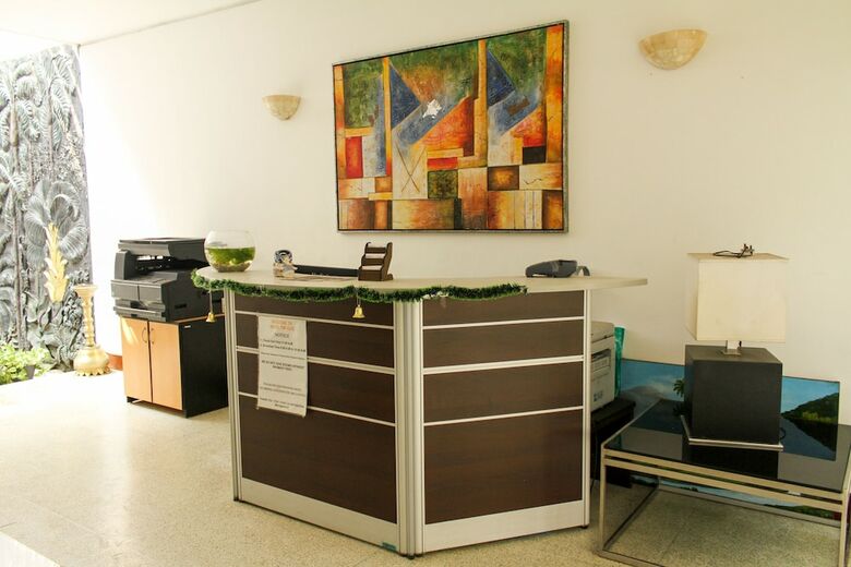 Oyo 106 Hotel 12