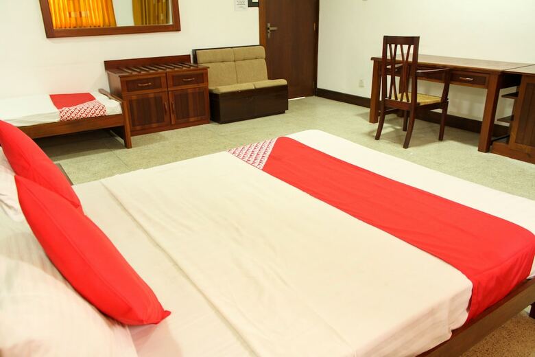 Oyo 106 Hotel 12