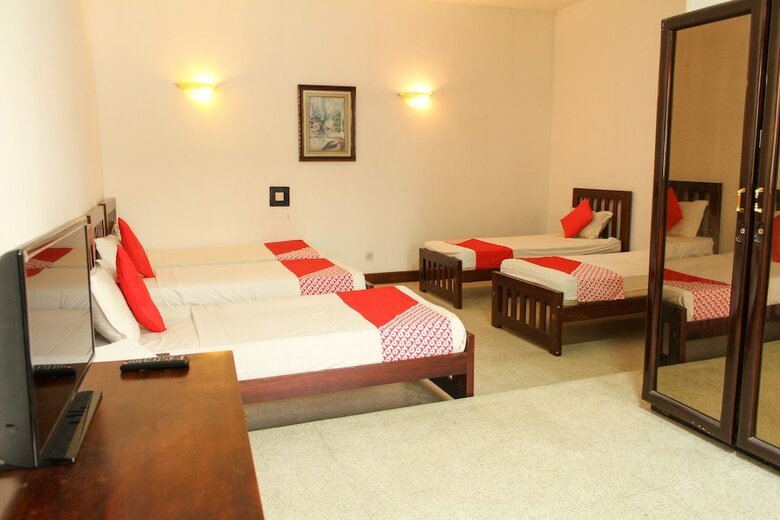 Oyo 106 Hotel 12