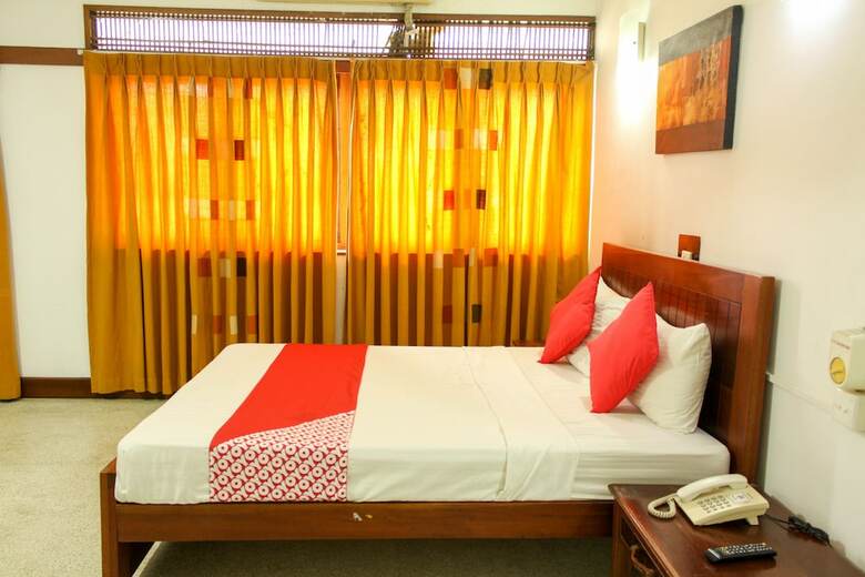 Oyo 106 Hotel 12