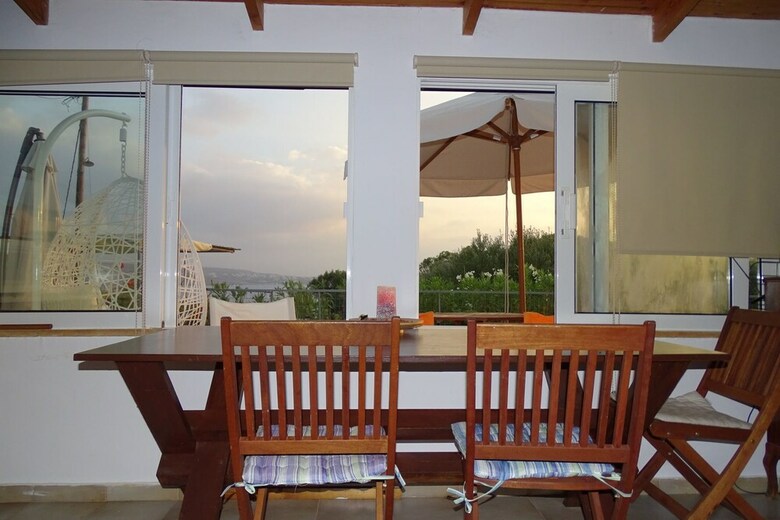 Lovely House At Tersanas Beach