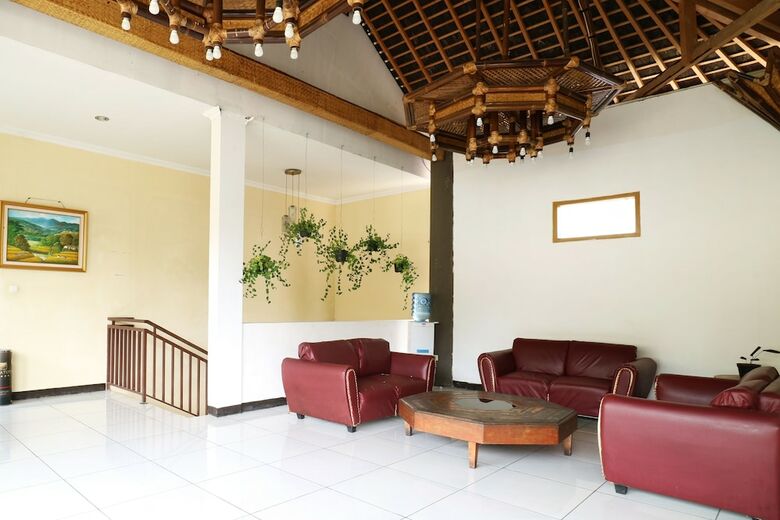 Saung Balibu Hotel