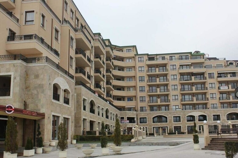 Hpm Sirena Apartments-front Line