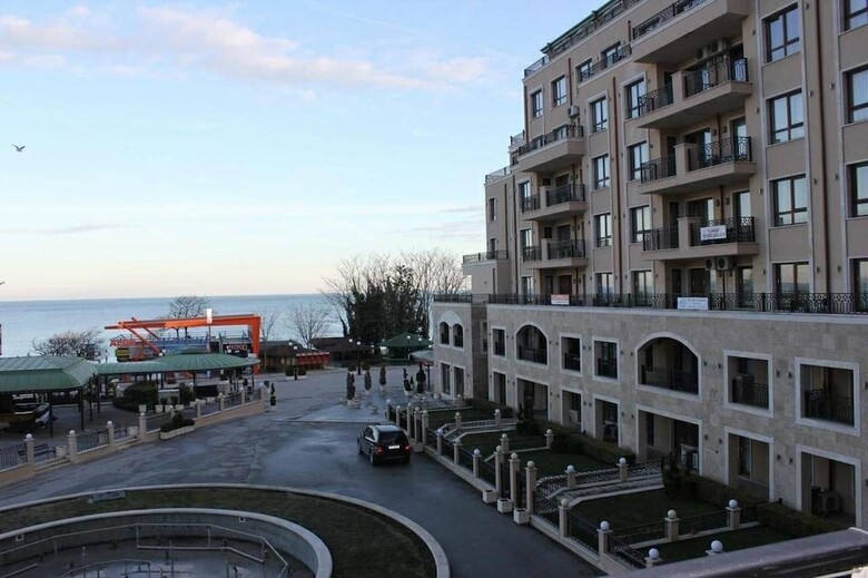 Hpm Sirena Apartments-front Line