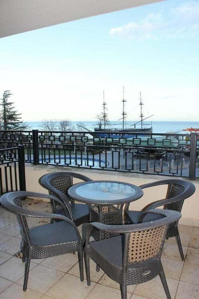 Hpm Sirena Apartments-front Line