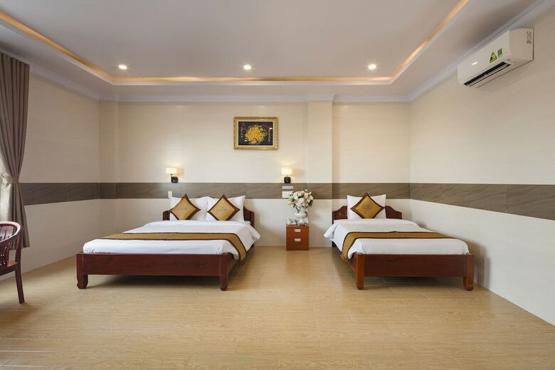 Phuc Ngoc Hotel