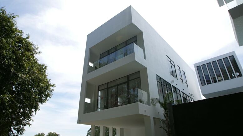 The Dahlias Luxury Residence