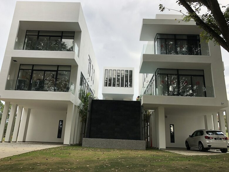 The Dahlias Luxury Residence