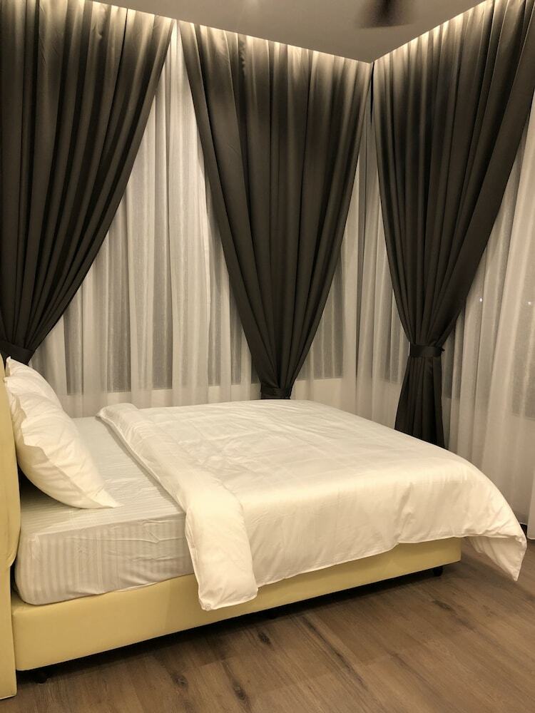 The Dahlias Luxury Residence