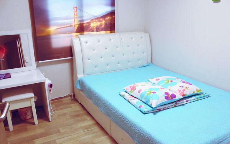 Hostal Story Road Guesthouse - Hostel