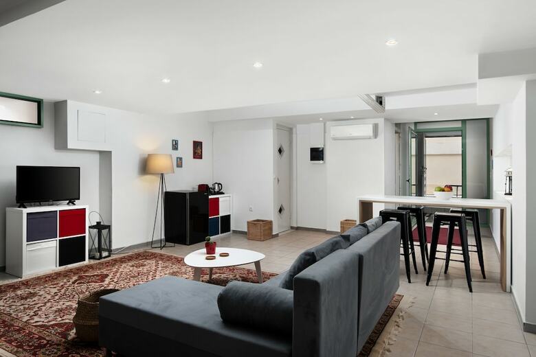 Residencia Place 55 Suites