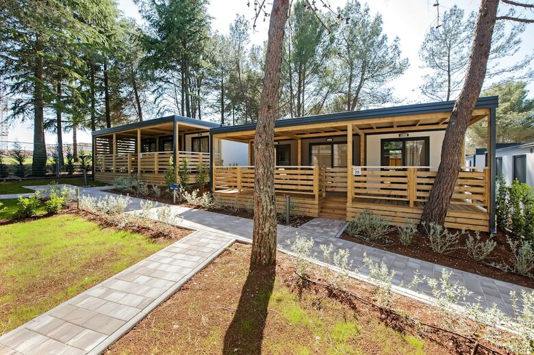 Mediteran Kamp Mobile Homes In Camping Lanterna