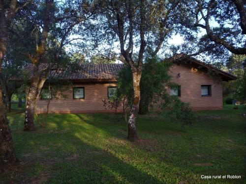 Hostal Casa Rural El Roblon