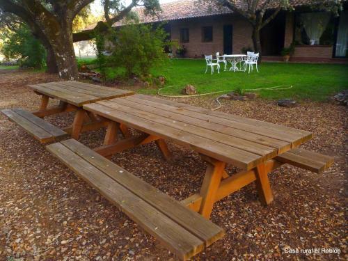 Hostal Casa Rural El Roblon