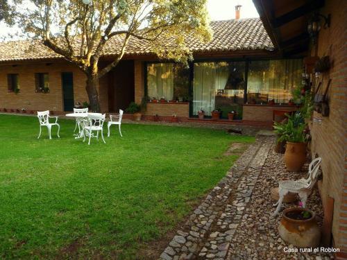 Hostal Casa Rural El Roblon