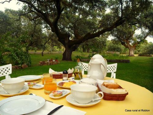 Hostal Casa Rural El Roblon
