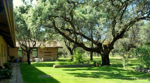 Hostal Casa Rural El Roblon