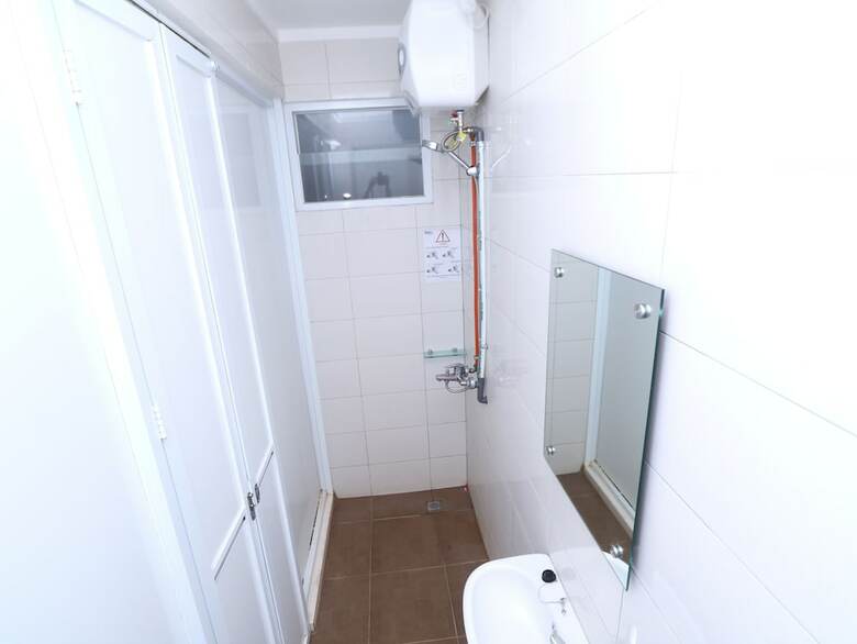 Hostal Kamar Keluarga Tanah Abang