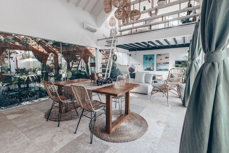 Bed & Breakfast Beyond Bungalows