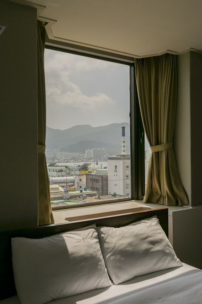 Chungmu Beach Hotel