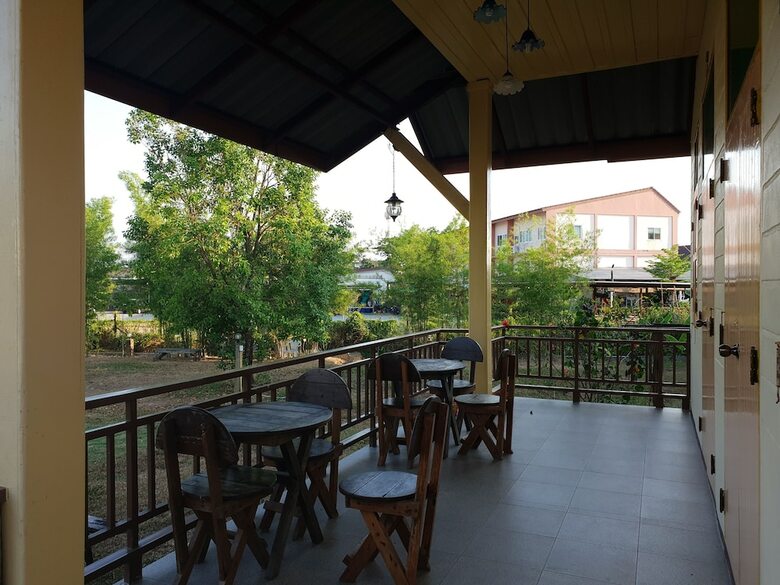 Hotel Benjapirom Private House
