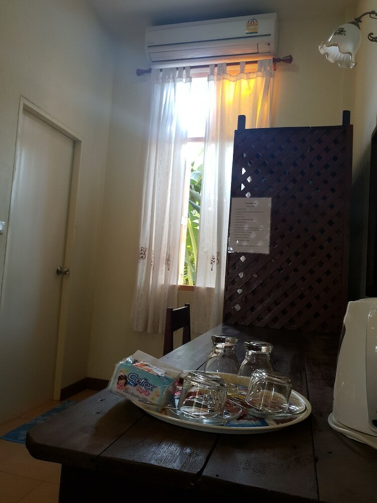 Hotel Benjapirom Private House