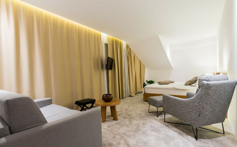 Hotel Harmonia By Dukley