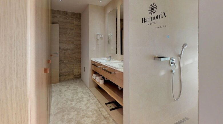 Hotel Harmonia By Dukley